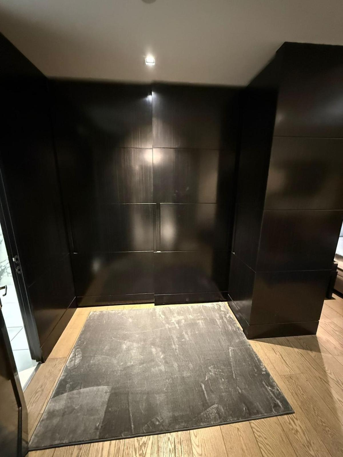 3 Bed 2 Bath Luxury In Kensington * Londen
